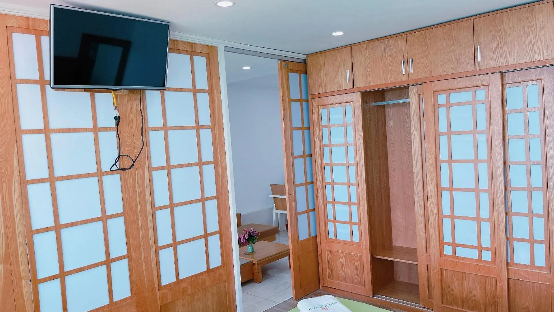 Pearl Nha Trang Beach Apartment