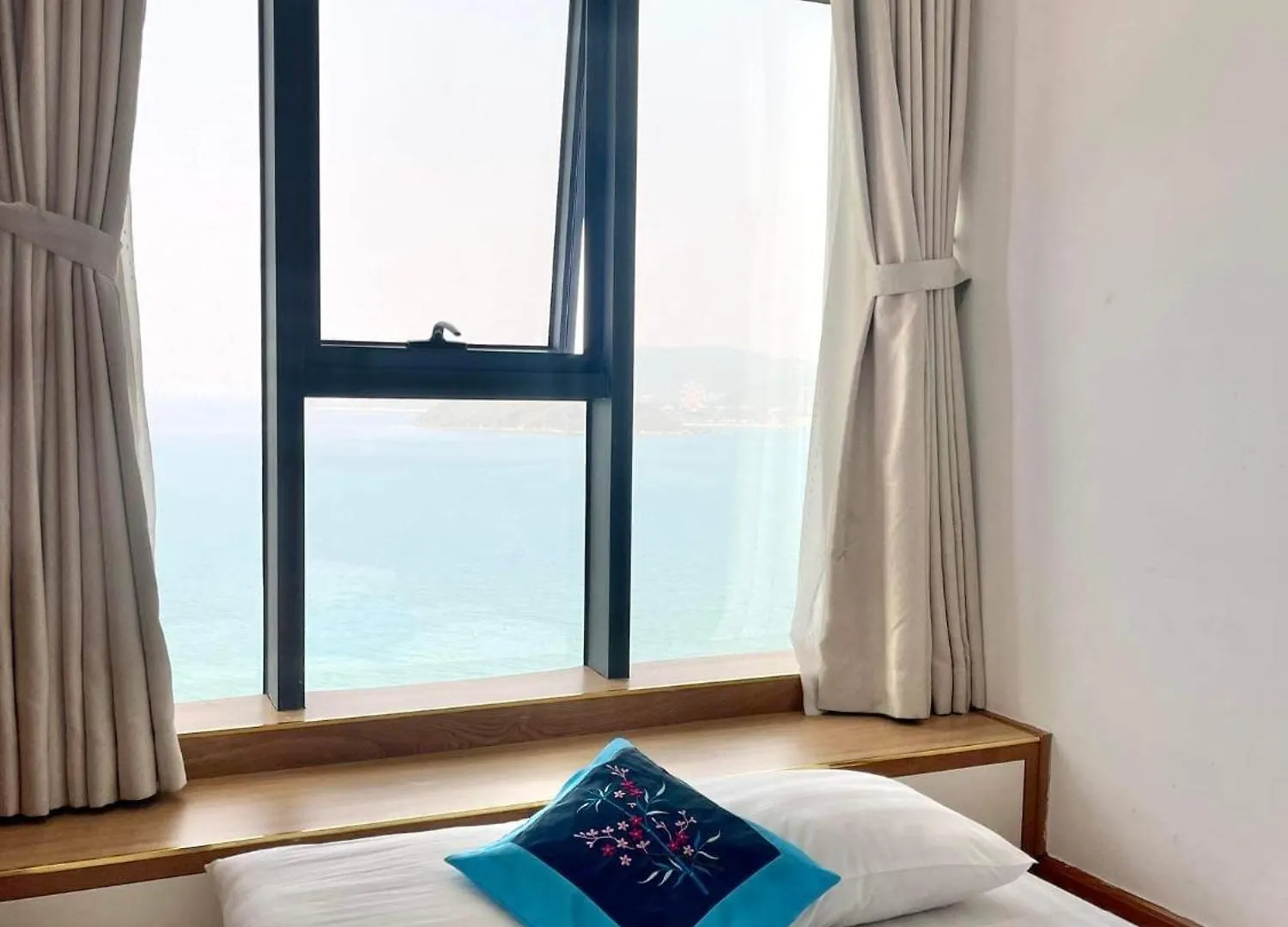 Pearl Nha Trang Beach Apartment