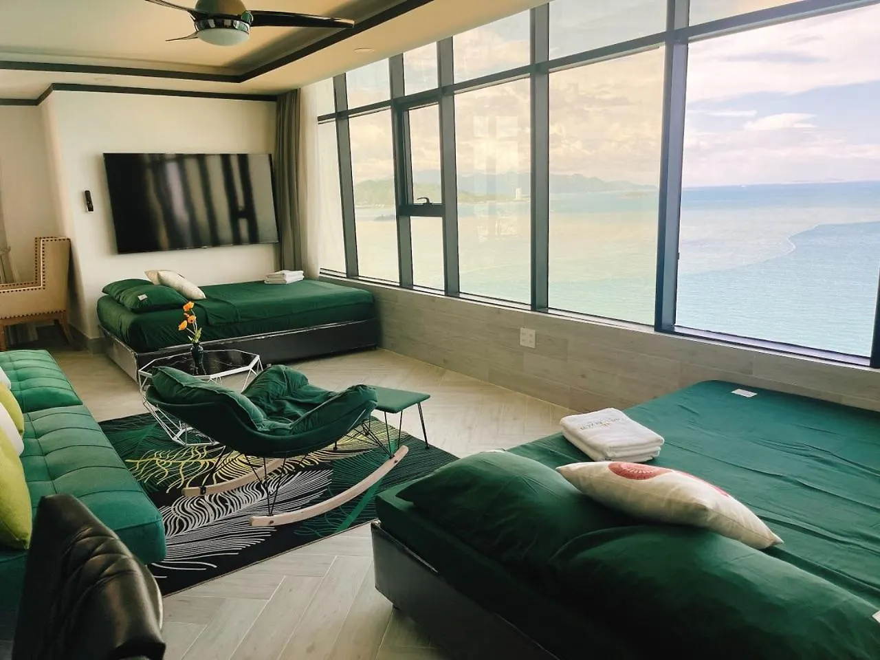 Pearl Nha Trang Beach Apartment