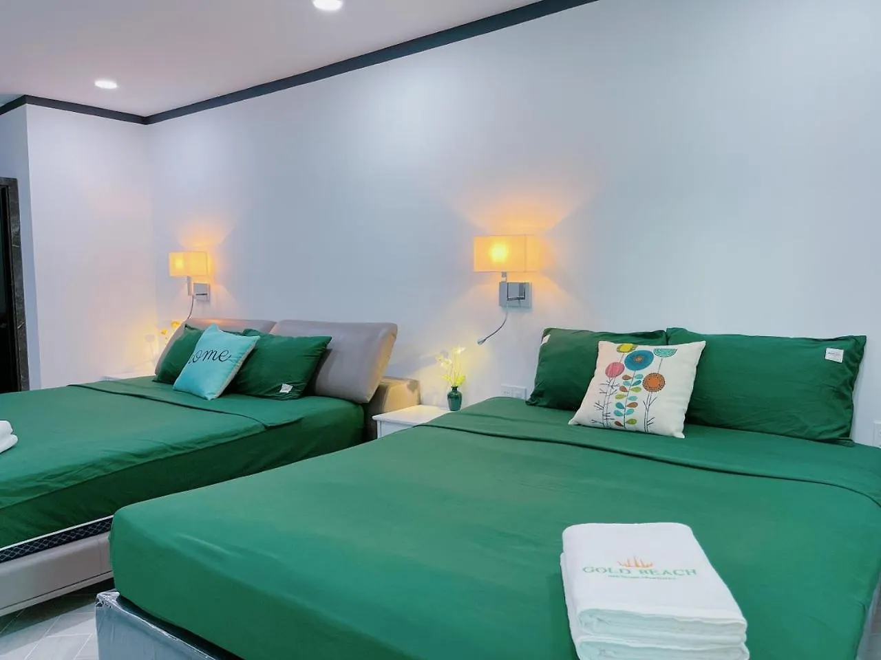Pearl Nha Trang Beach Apartment