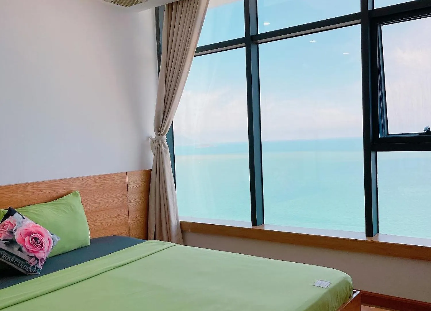 Pearl Nha Trang Beach Apartment
